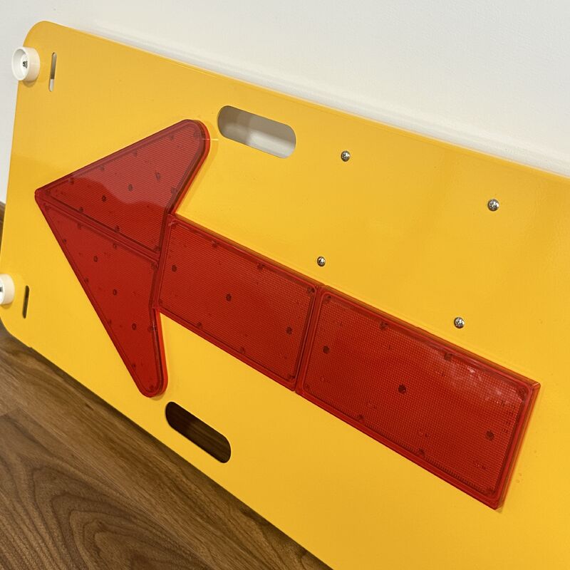 3KG Lightweight LED Arrow Board with Triple Power Supply and 500m Visibility Distance for Road Safety Traffic Control