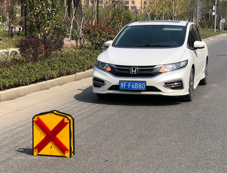 ป้ายลูกศร LED กันน้ำพร้อมแถบไฟยืดหดได้ 3500 มม. และโครงสร้างอลูมิเนียมอัลลอยด์ A5052