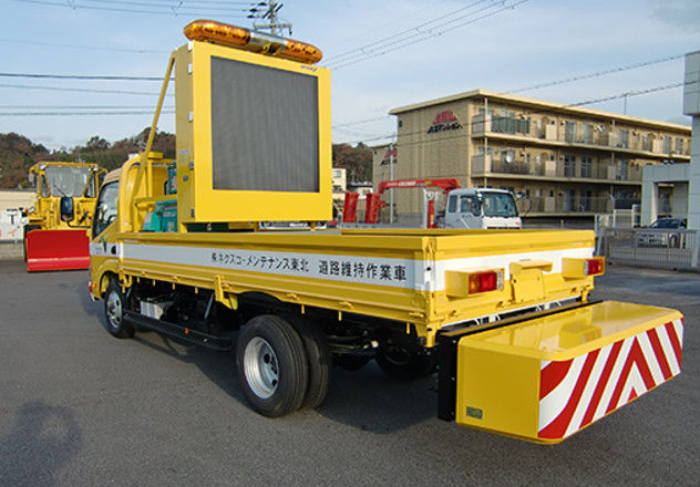 ฟิล์มสะท้อนแสง 3M Highway Crash Attenuator Cushion Guard Type